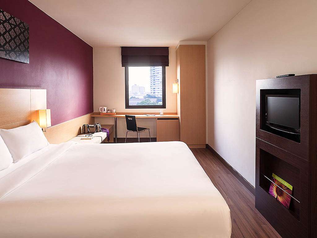 ibis Bangkok Riverside Bett Zimmer