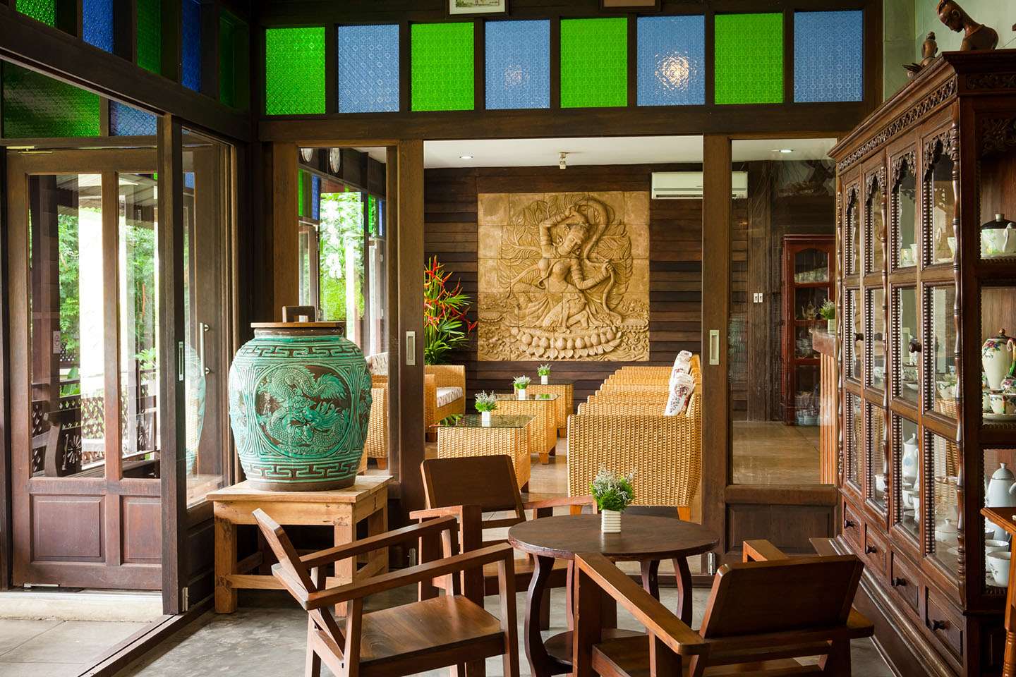 Royal River Kwai Resort & Spa Lobby