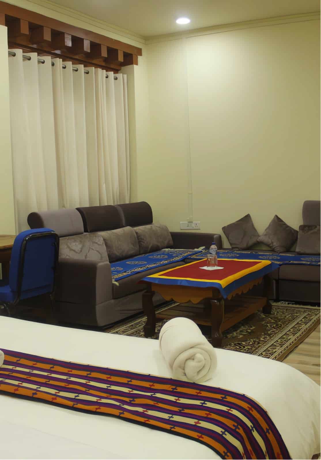 Karmaling Hotel
