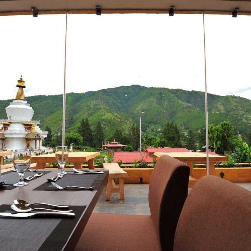 Tashi Yoedling Restaurant Blick auf den National Memorial Chorten